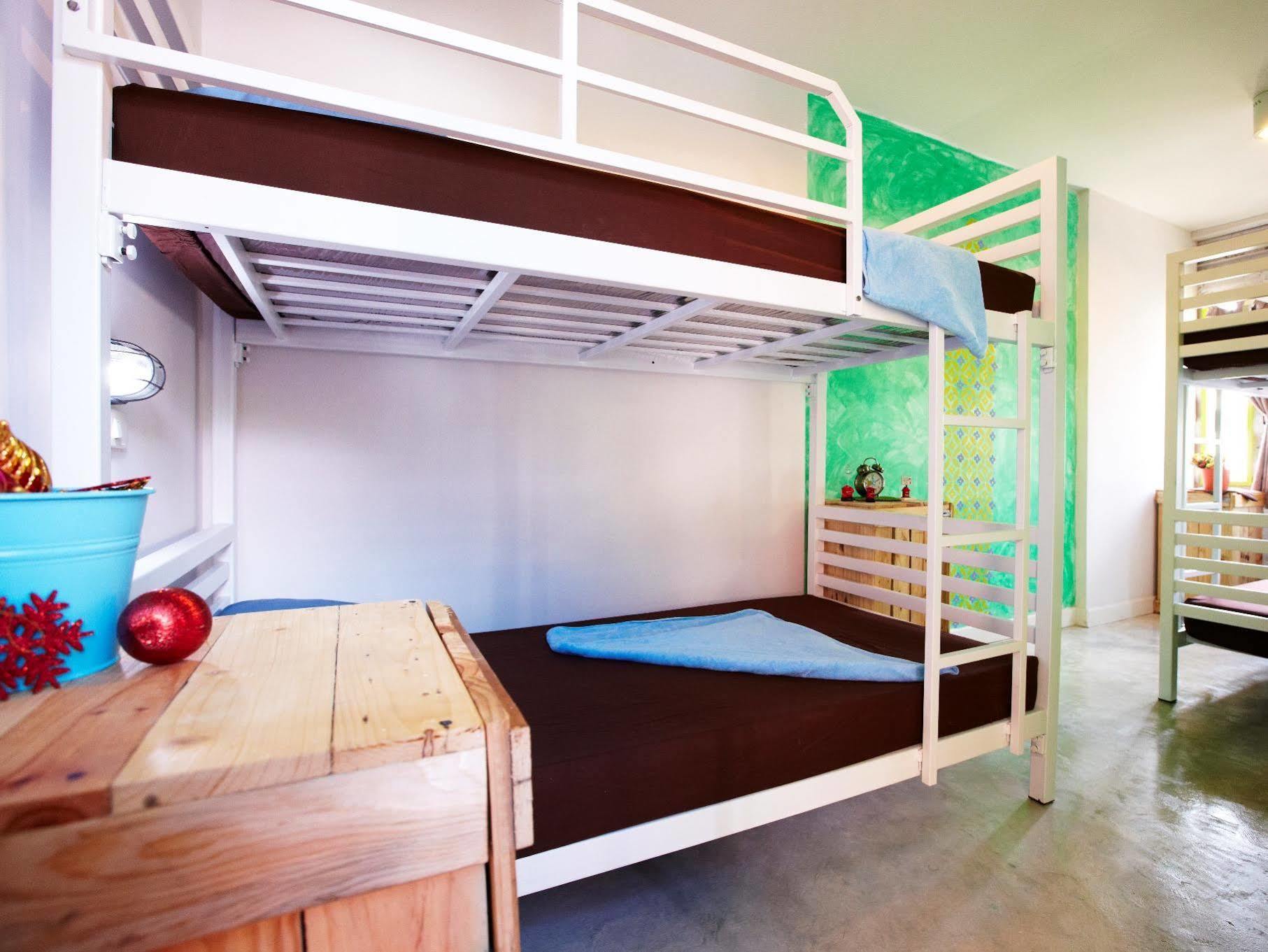 Wh Hostel Bangkok Luaran gambar